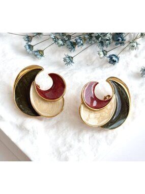 1991 Avon "Swirl of Color" Gold T Enameled Tri-color Wave Stud Clip On Earrings